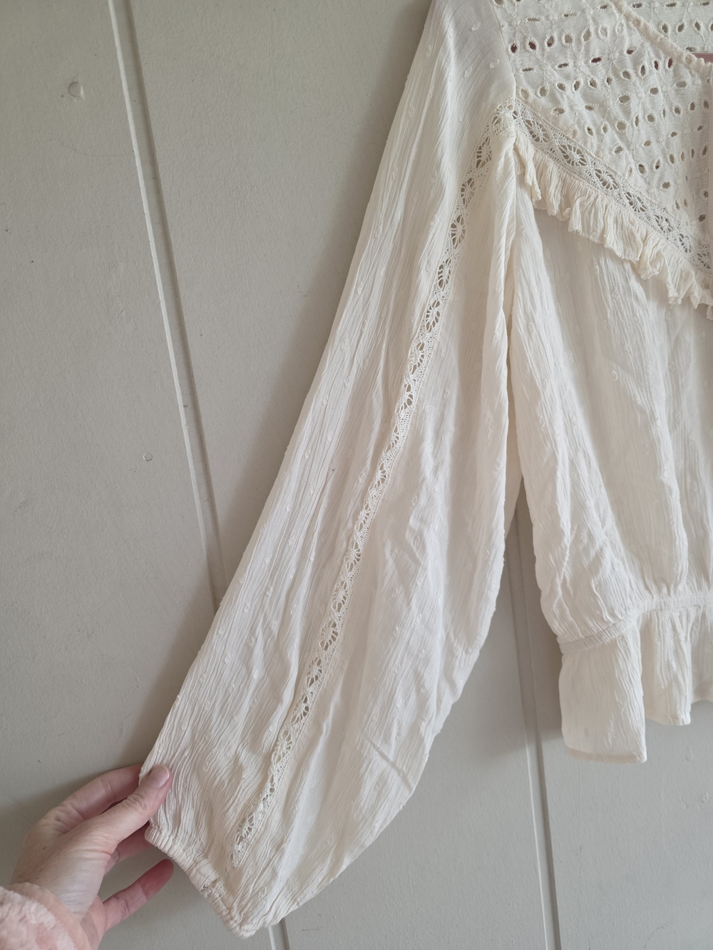 American Eagle Outfitters Peasant Eyelet Button-Front Blouse SZ SMALL NEW BOHO - Picture 4 of 11